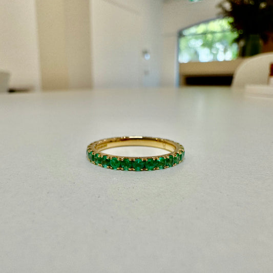 Round emerald full eternity